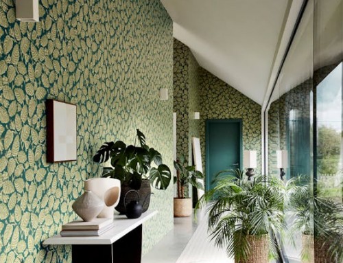 Combinar papel pintado y pintura en el pasillo: cómo hacerlo para un resultado moderno y armonioso