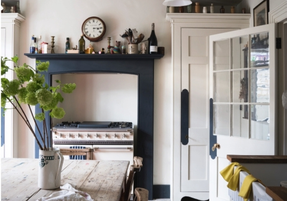 Pintar molduras, y zócalos consigue un gran cambio.