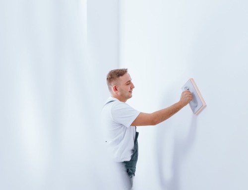 Cómo tapar azulejos para pintar encima sin quitarlos